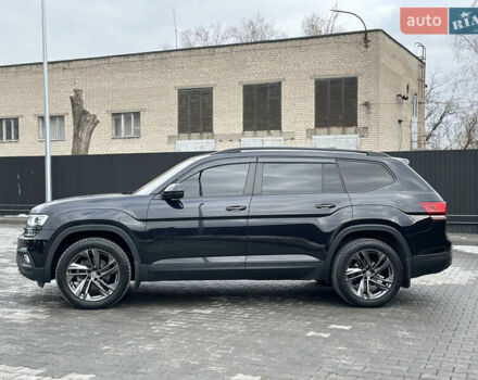 Черный Фольксваген Atlas, объемом двигателя 3.6 л и пробегом 179 тыс. км за 22000 $, фото 5 на Automoto.ua