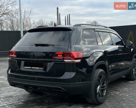 Черный Фольксваген Atlas, объемом двигателя 3.6 л и пробегом 179 тыс. км за 22000 $, фото 7 на Automoto.ua
