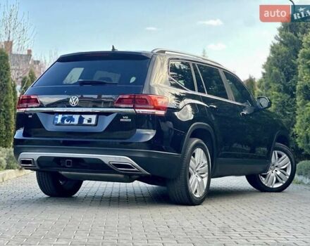 Черный Фольксваген Atlas, объемом двигателя 3.6 л и пробегом 52 тыс. км за 25500 $, фото 2 на Automoto.ua