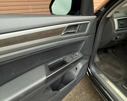 Черный Фольксваген Atlas, объемом двигателя 3.6 л и пробегом 80 тыс. км за 19900 $, фото 10 на Automoto.ua