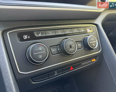 Черный Фольксваген Atlas, объемом двигателя 3.6 л и пробегом 128 тыс. км за 25000 $, фото 19 на Automoto.ua