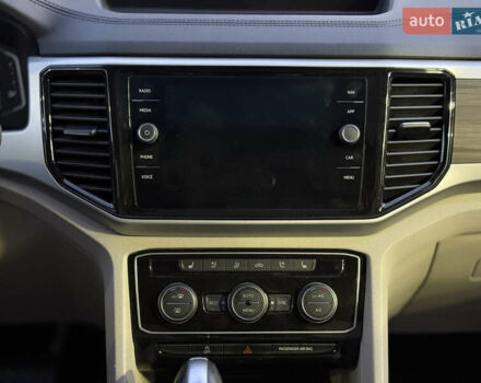 Чорний Фольксваген Atlas, об'ємом двигуна 3.6 л та пробігом 82 тис. км за 29000 $, фото 15 на Automoto.ua