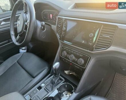 Черный Фольксваген Atlas, объемом двигателя 1.98 л и пробегом 138 тыс. км за 25500 $, фото 3 на Automoto.ua