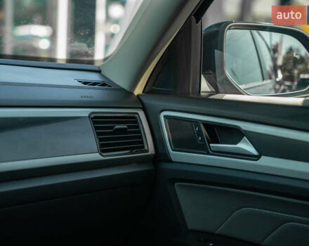 Черный Фольксваген Atlas, объемом двигателя 3.6 л и пробегом 111 тыс. км за 29800 $, фото 38 на Automoto.ua