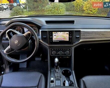 Черный Фольксваген Atlas, объемом двигателя 3.6 л и пробегом 69 тыс. км за 27500 $, фото 55 на Automoto.ua