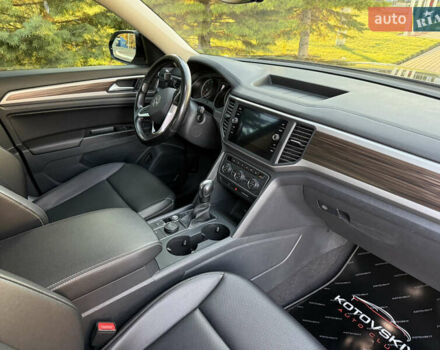 Черный Фольксваген Atlas, объемом двигателя 3.6 л и пробегом 128 тыс. км за 25000 $, фото 11 на Automoto.ua