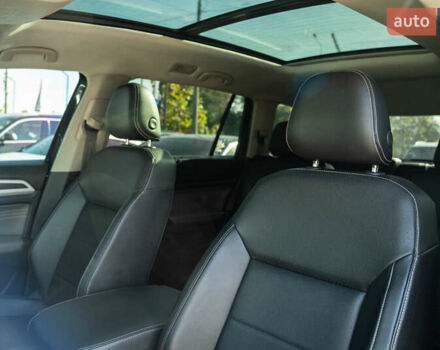 Черный Фольксваген Atlas, объемом двигателя 3.6 л и пробегом 111 тыс. км за 29800 $, фото 40 на Automoto.ua