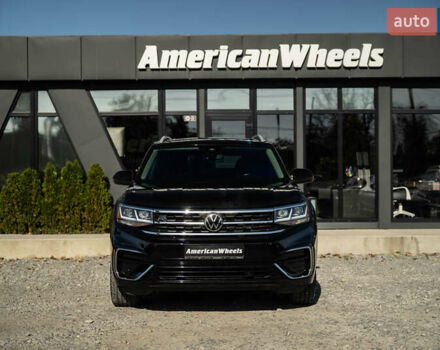 Черный Фольксваген Atlas, объемом двигателя 3.6 л и пробегом 111 тыс. км за 29800 $, фото 1 на Automoto.ua