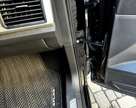 Черный Фольксваген Atlas, объемом двигателя 3.6 л и пробегом 69 тыс. км за 27500 $, фото 11 на Automoto.ua