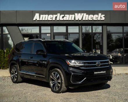 Черный Фольксваген Atlas, объемом двигателя 3.6 л и пробегом 111 тыс. км за 29800 $, фото 2 на Automoto.ua