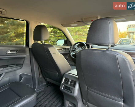 Черный Фольксваген Atlas, объемом двигателя 3.6 л и пробегом 128 тыс. км за 25000 $, фото 21 на Automoto.ua