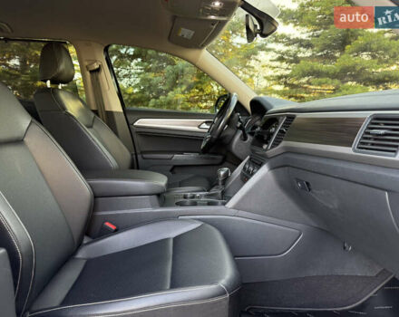 Черный Фольксваген Atlas, объемом двигателя 3.6 л и пробегом 128 тыс. км за 25000 $, фото 14 на Automoto.ua