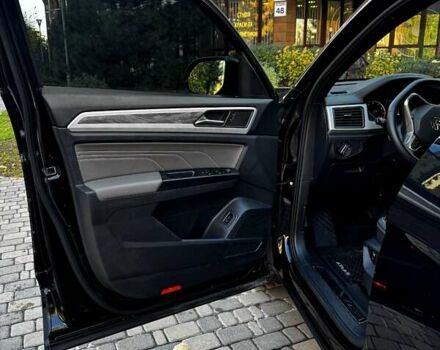 Черный Фольксваген Atlas, объемом двигателя 3.6 л и пробегом 69 тыс. км за 27500 $, фото 14 на Automoto.ua