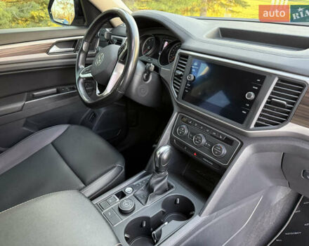 Черный Фольксваген Atlas, объемом двигателя 3.6 л и пробегом 128 тыс. км за 25000 $, фото 12 на Automoto.ua