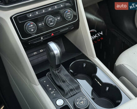 Чорний Фольксваген Atlas, об'ємом двигуна 3.6 л та пробігом 82 тис. км за 29000 $, фото 19 на Automoto.ua