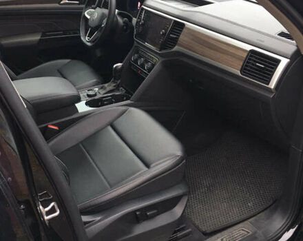 Черный Фольксваген Atlas, объемом двигателя 3.6 л и пробегом 105 тыс. км за 30000 $, фото 6 на Automoto.ua