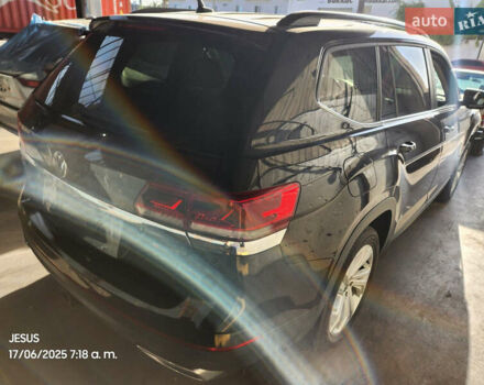 Черный Фольксваген Atlas, объемом двигателя 3.6 л и пробегом 68 тыс. км за 17950 $, фото 2 на Automoto.ua