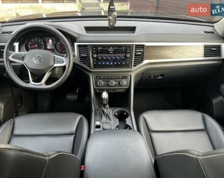 Черный Фольксваген Atlas, объемом двигателя 3.6 л и пробегом 22 тыс. км за 32300 $, фото 2 на Automoto.ua