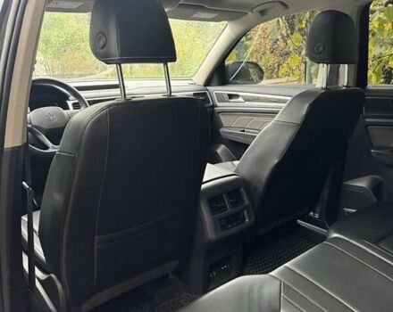 Черный Фольксваген Atlas, объемом двигателя 3.6 л и пробегом 94 тыс. км за 33000 $, фото 4 на Automoto.ua