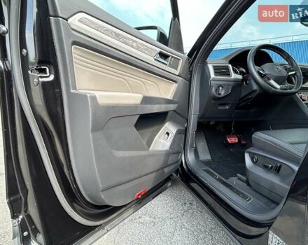 Чорний Фольксваген Atlas, об'ємом двигуна 3.6 л та пробігом 36 тис. км за 32700 $, фото 17 на Automoto.ua