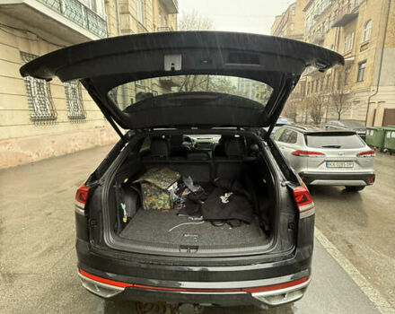 Черный Фольксваген Atlas, объемом двигателя 3.6 л и пробегом 25 тыс. км за 30700 $, фото 2 на Automoto.ua