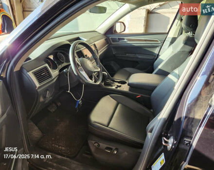 Черный Фольксваген Atlas, объемом двигателя 3.6 л и пробегом 68 тыс. км за 17950 $, фото 7 на Automoto.ua