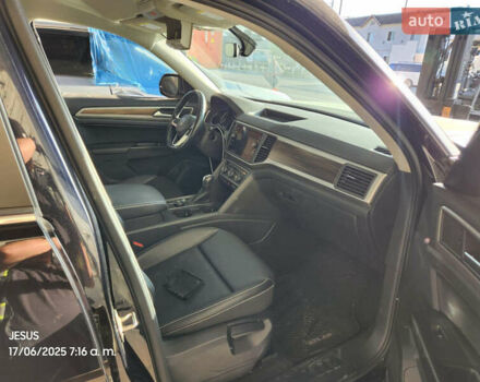 Черный Фольксваген Atlas, объемом двигателя 3.6 л и пробегом 68 тыс. км за 17950 $, фото 5 на Automoto.ua