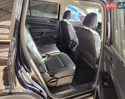 Черный Фольксваген Atlas, объемом двигателя 3.6 л и пробегом 68 тыс. км за 17950 $, фото 4 на Automoto.ua