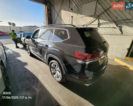 Черный Фольксваген Atlas, объемом двигателя 3.6 л и пробегом 68 тыс. км за 17950 $, фото 1 на Automoto.ua