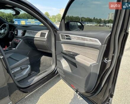 Чорний Фольксваген Atlas, об'ємом двигуна 3.6 л та пробігом 36 тис. км за 32700 $, фото 22 на Automoto.ua