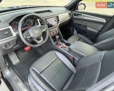 Чорний Фольксваген Atlas, об'ємом двигуна 3.6 л та пробігом 36 тис. км за 32700 $, фото 15 на Automoto.ua