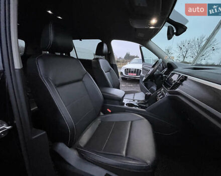 Чорний Фольксваген Atlas, об'ємом двигуна 3.6 л та пробігом 182 тис. км за 19800 $, фото 14 на Automoto.ua