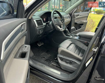 Чорний Фольксваген Atlas, об'ємом двигуна 3.6 л та пробігом 66 тис. км за 33200 $, фото 13 на Automoto.ua