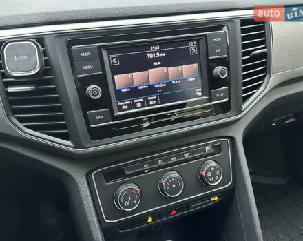 Красный Фольксваген Atlas, объемом двигателя 3.6 л и пробегом 83 тыс. км за 18999 $, фото 46 на Automoto.ua