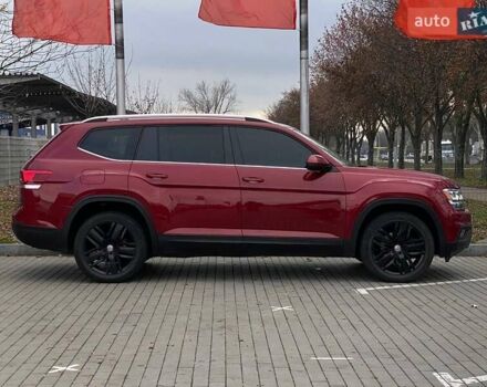 Красный Фольксваген Atlas, объемом двигателя 3.6 л и пробегом 98 тыс. км за 22900 $, фото 3 на Automoto.ua