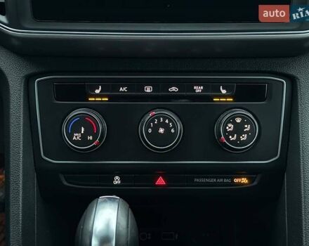 Красный Фольксваген Atlas, объемом двигателя 3.6 л и пробегом 98 тыс. км за 19500 $, фото 13 на Automoto.ua