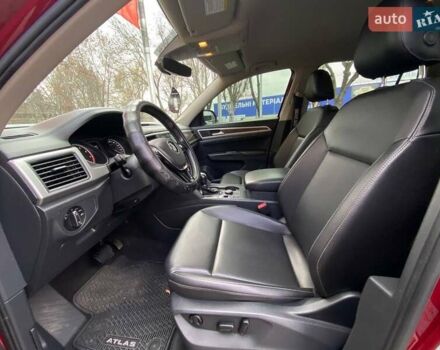 Красный Фольксваген Atlas, объемом двигателя 3.6 л и пробегом 98 тыс. км за 22900 $, фото 10 на Automoto.ua
