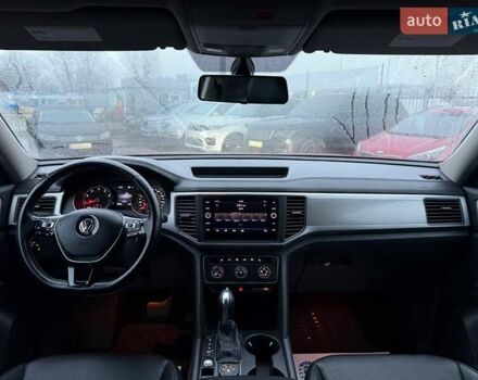 Красный Фольксваген Atlas, объемом двигателя 3.6 л и пробегом 98 тыс. км за 19500 $, фото 10 на Automoto.ua