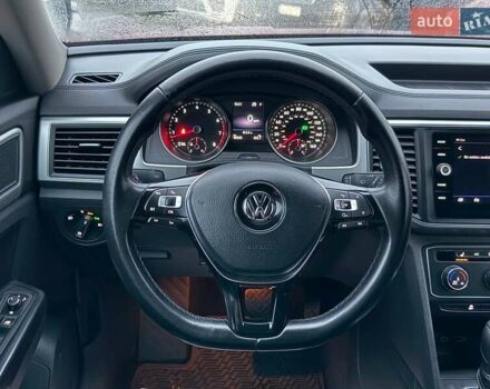 Красный Фольксваген Atlas, объемом двигателя 3.6 л и пробегом 98 тыс. км за 19500 $, фото 11 на Automoto.ua