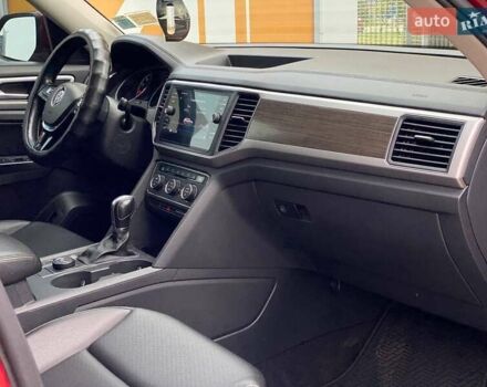 Красный Фольксваген Atlas, объемом двигателя 3.6 л и пробегом 98 тыс. км за 22900 $, фото 12 на Automoto.ua