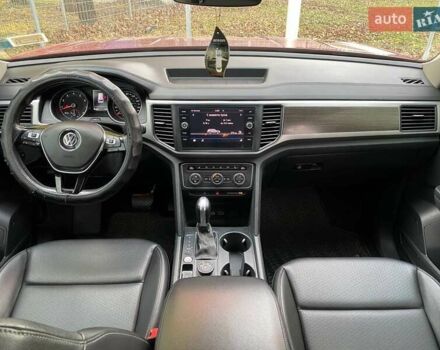 Красный Фольксваген Atlas, объемом двигателя 3.6 л и пробегом 98 тыс. км за 22900 $, фото 14 на Automoto.ua