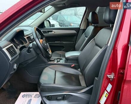 Красный Фольксваген Atlas, объемом двигателя 3.6 л и пробегом 98 тыс. км за 19500 $, фото 17 на Automoto.ua