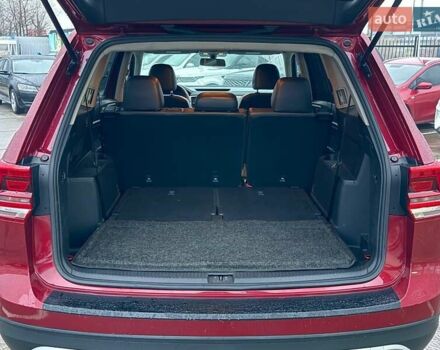 Красный Фольксваген Atlas, объемом двигателя 3.6 л и пробегом 98 тыс. км за 19500 $, фото 23 на Automoto.ua