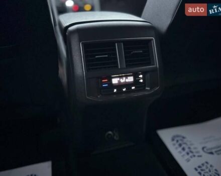 Красный Фольксваген Atlas, объемом двигателя 3.6 л и пробегом 98 тыс. км за 19500 $, фото 19 на Automoto.ua