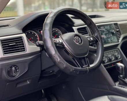 Красный Фольксваген Atlas, объемом двигателя 3.6 л и пробегом 98 тыс. км за 22900 $, фото 9 на Automoto.ua