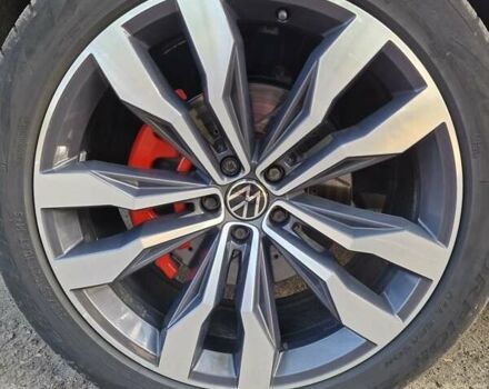 Красный Фольксваген Atlas, объемом двигателя 3.6 л и пробегом 72 тыс. км за 26000 $, фото 13 на Automoto.ua