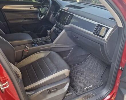 Красный Фольксваген Atlas, объемом двигателя 3.6 л и пробегом 72 тыс. км за 26000 $, фото 12 на Automoto.ua