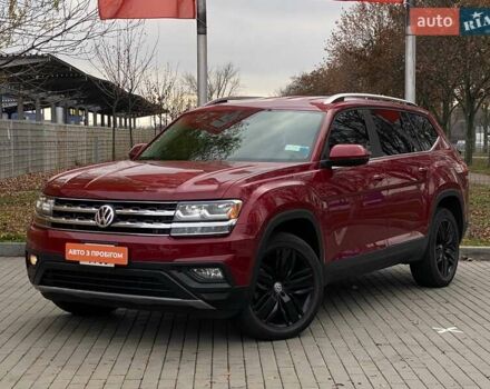 Красный Фольксваген Atlas, объемом двигателя 3.6 л и пробегом 98 тыс. км за 22900 $, фото 1 на Automoto.ua