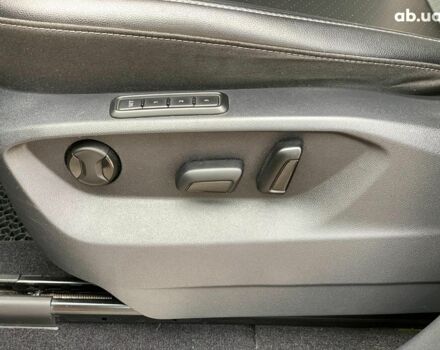 Желтый Фольксваген Atlas, объемом двигателя 3.6 л и пробегом 122 тыс. км за 27290 $, фото 28 на Automoto.ua