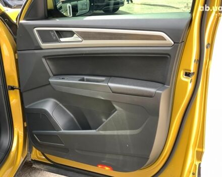 Желтый Фольксваген Atlas, объемом двигателя 3.6 л и пробегом 122 тыс. км за 27290 $, фото 23 на Automoto.ua